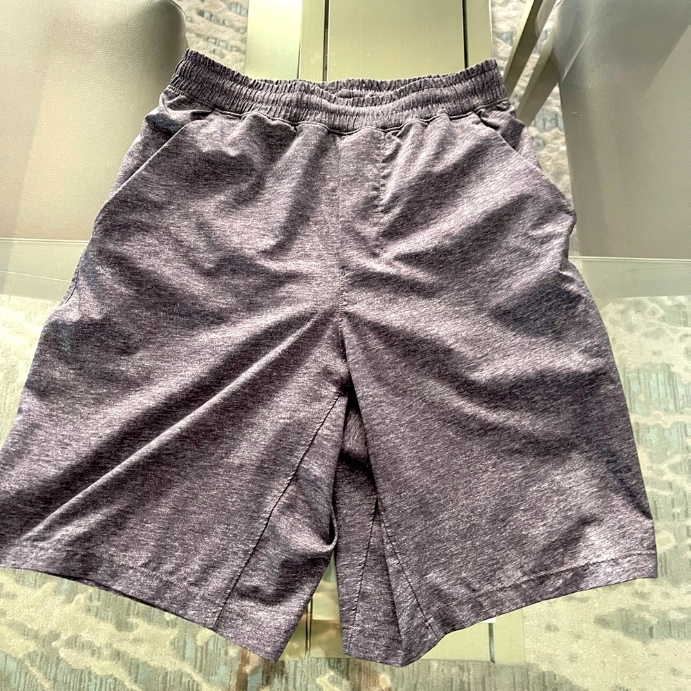Lululemon men's shirt XS excellent condition